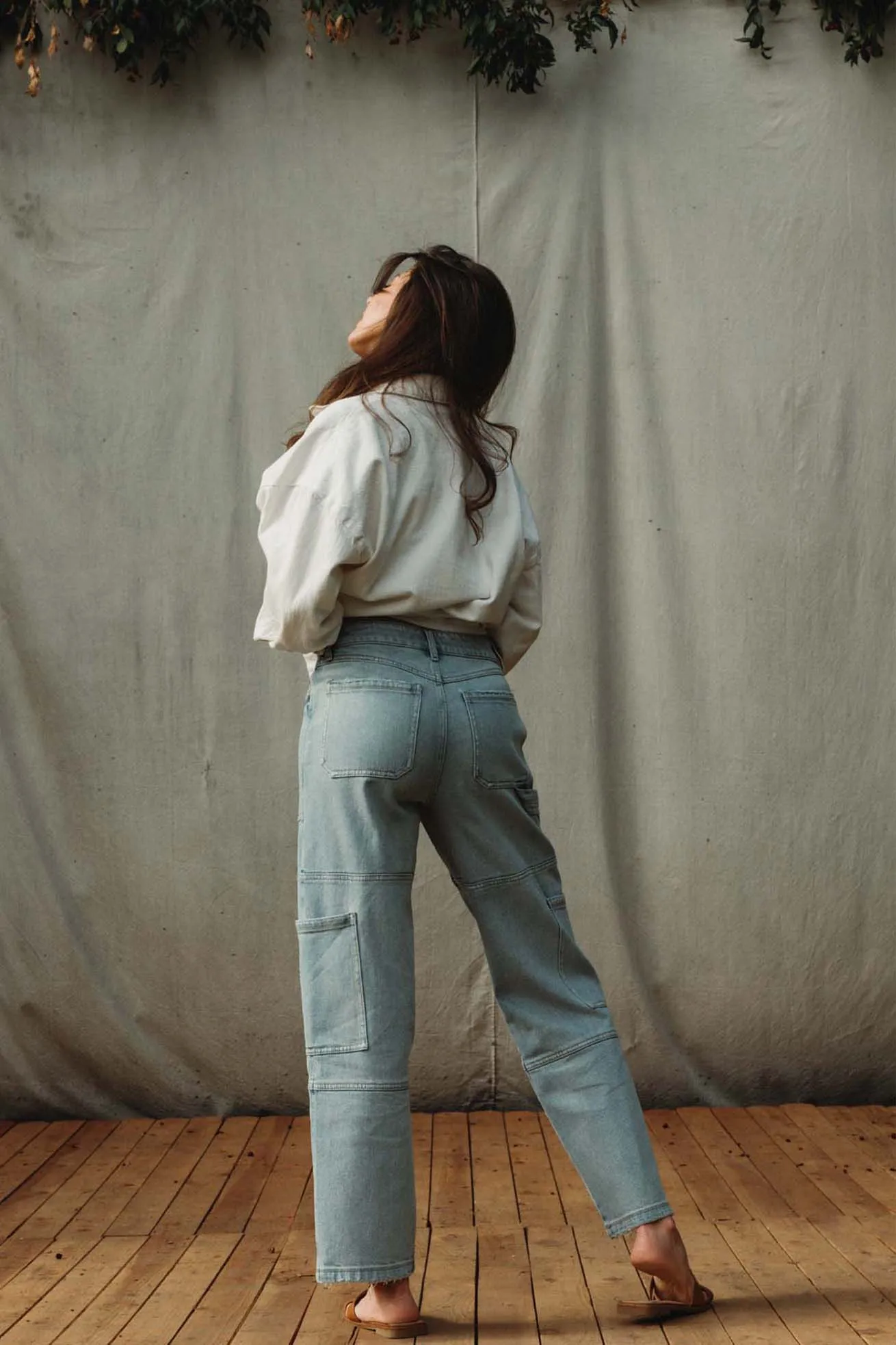 HIGH RISE CARGO JEANS - INDIGO