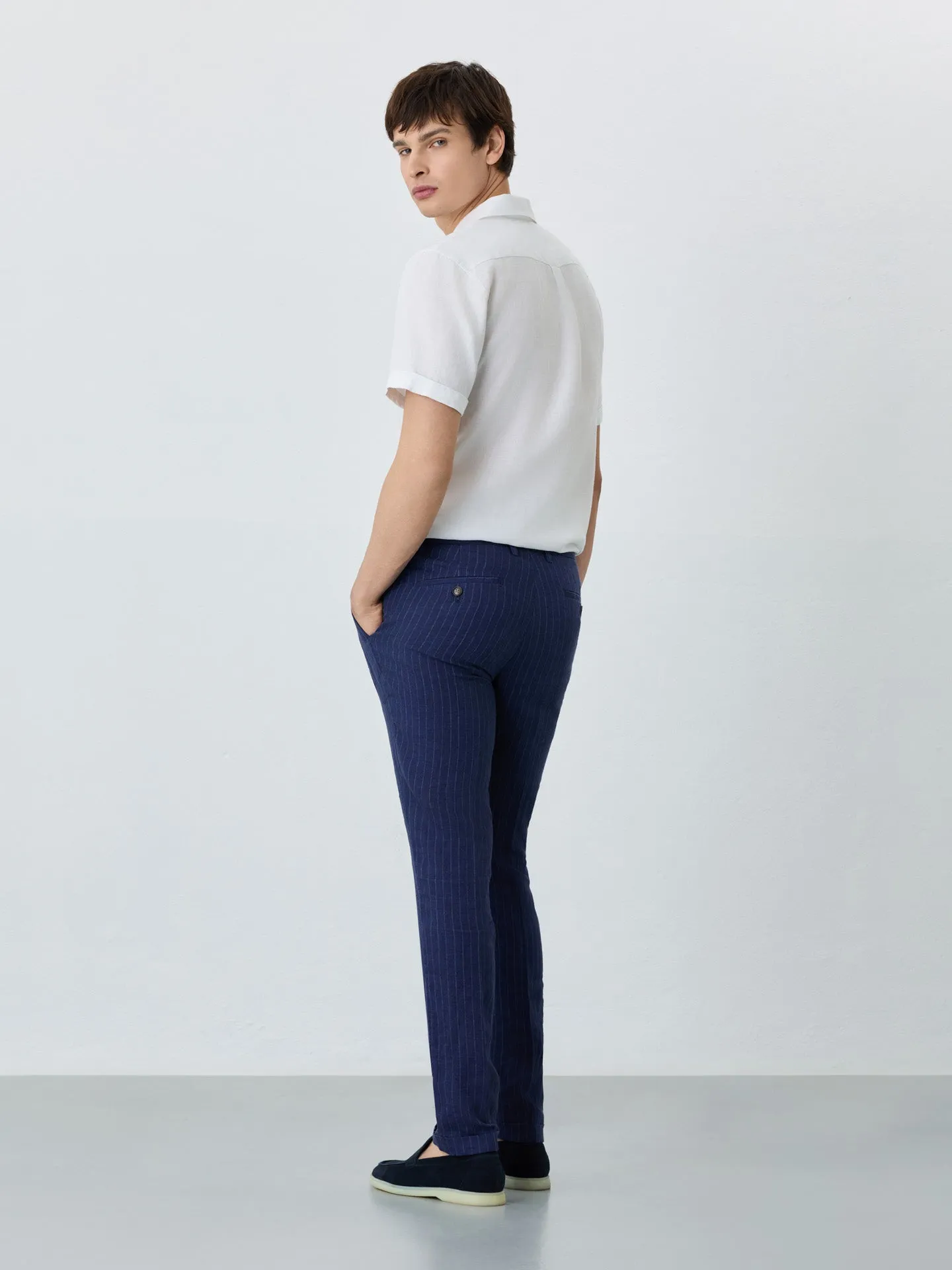 Slim Fit Chino Trousers With Pleats And String In Linen With Stripes