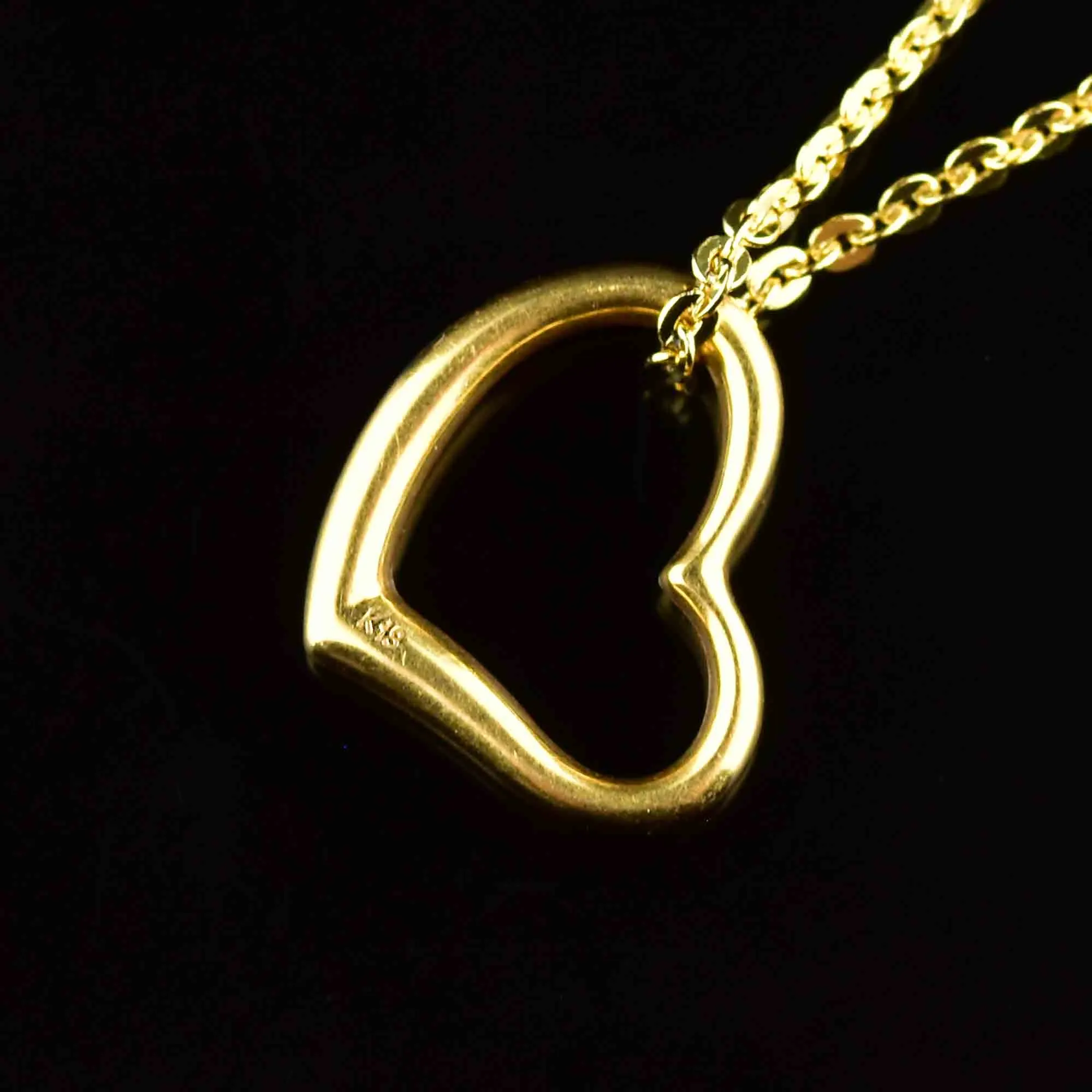 Vintage Solid 18K Gold Witches Heart Pendant Necklace