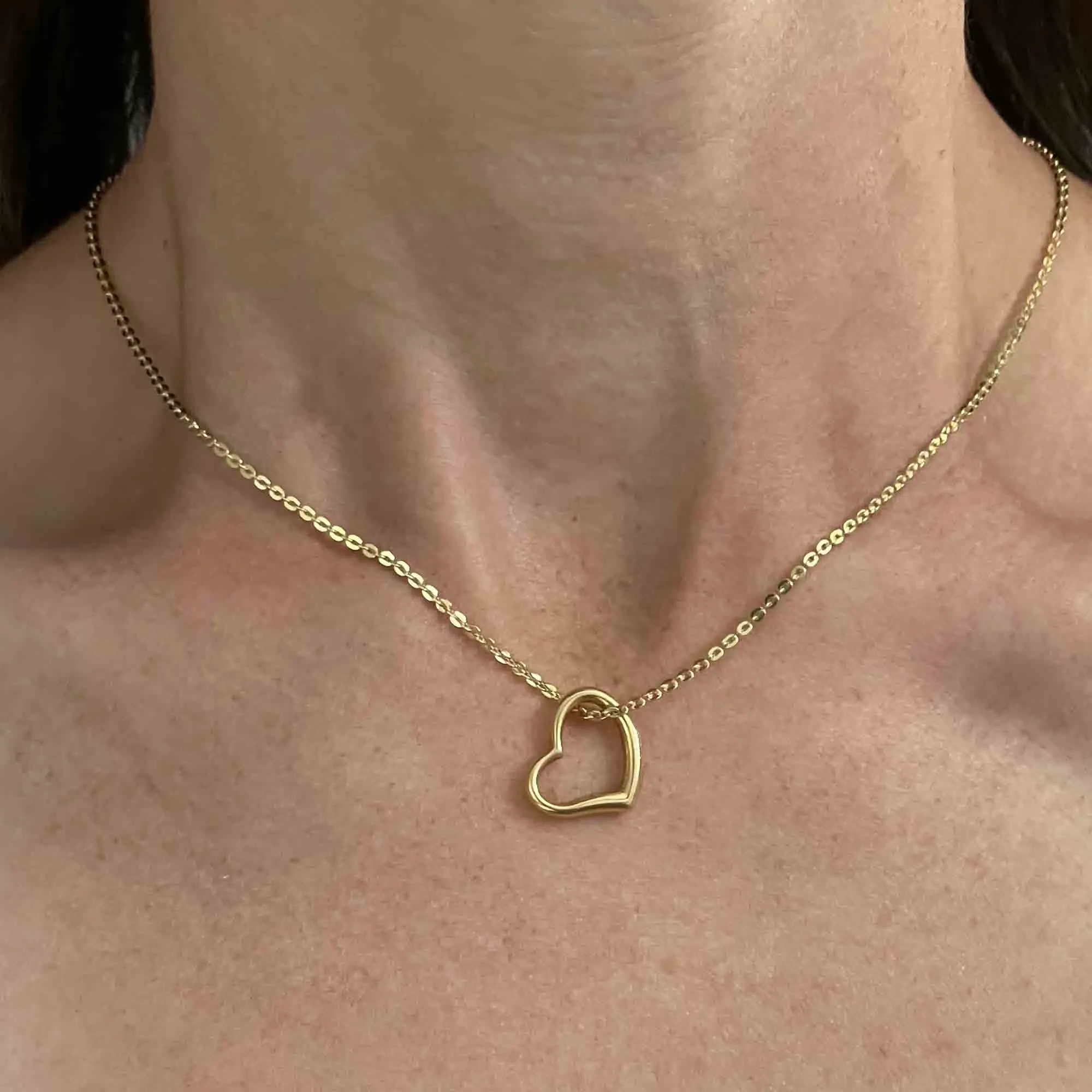 Vintage Solid 18K Gold Witches Heart Pendant Necklace